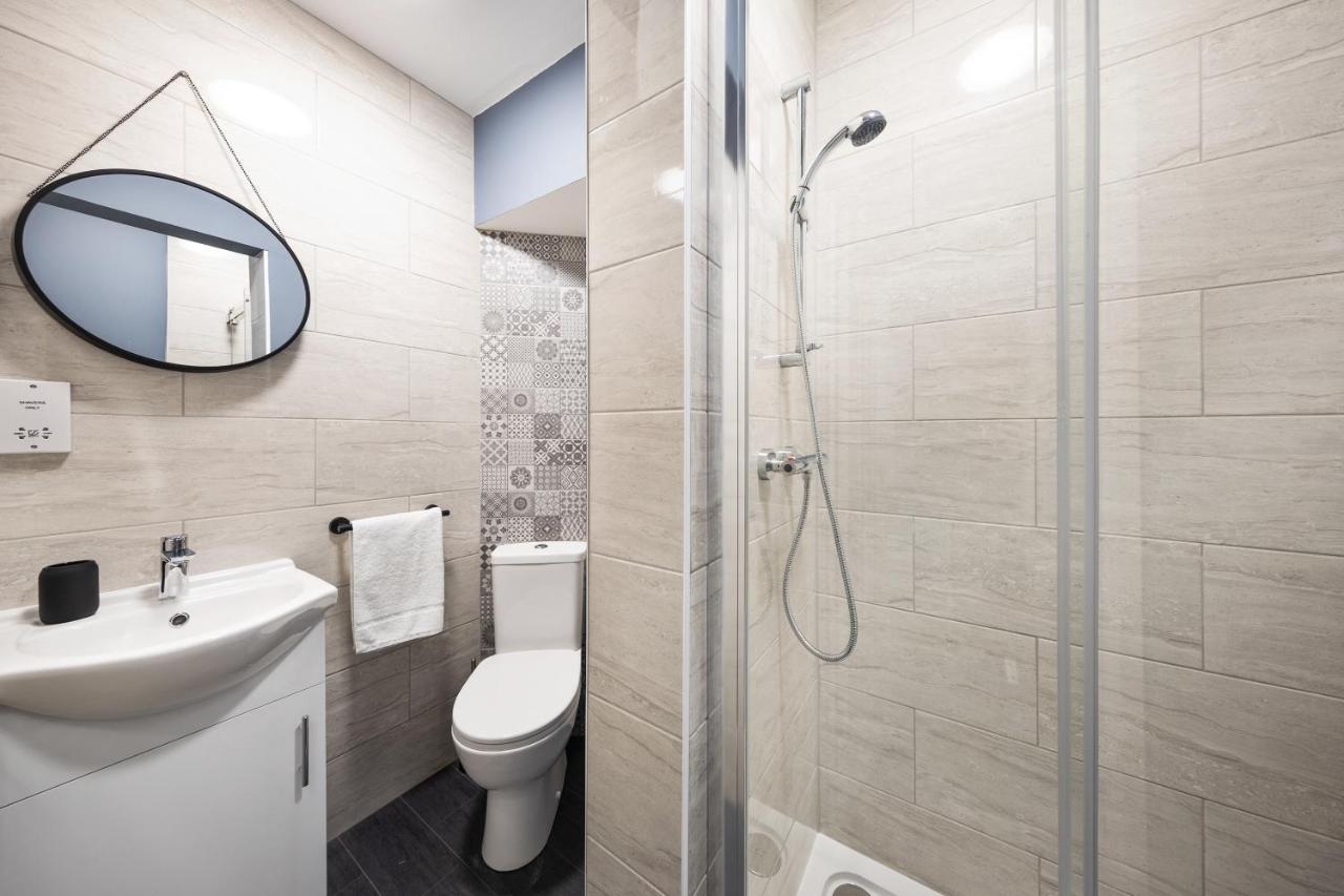7 Bedroom House Ensuite Rooms, Fully Equipped Kitchen, Free Wifi, Tvs In All Rooms City Centre Close To A46 Inspire Homes Κόβεντρι Εξωτερικό φωτογραφία